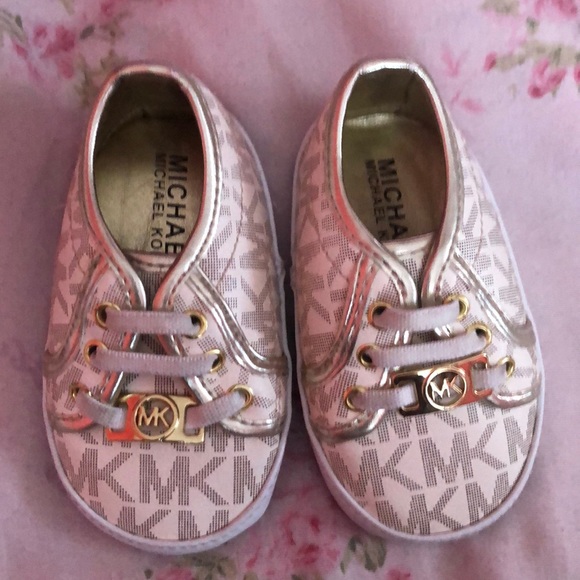 Michael Kors Shoes - Picture 2 of 3